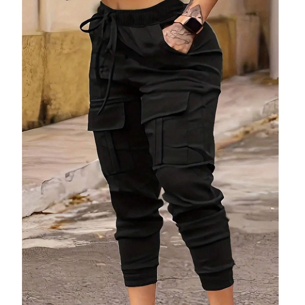 Plus black High Waisted Pockets Cargo Capri Pants